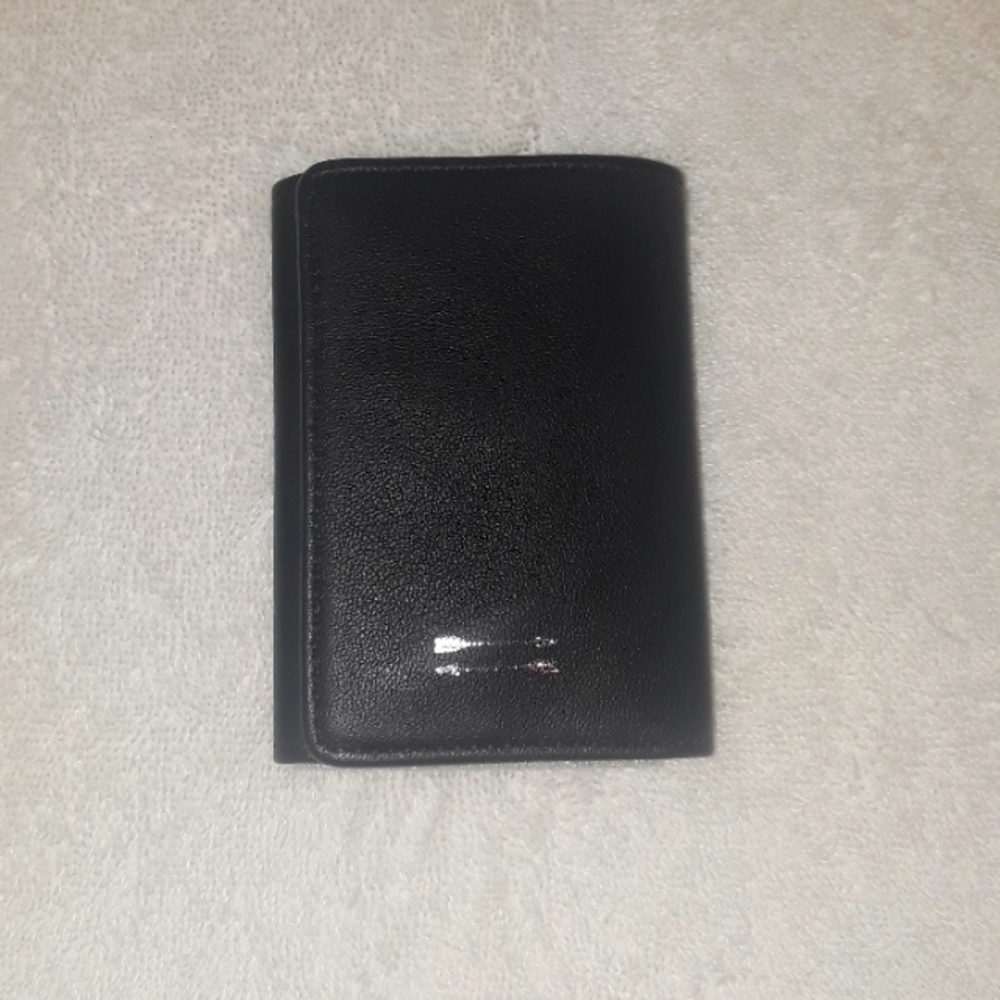 Uri Minkoff Quint Trifold Leather Key Wallet in Black